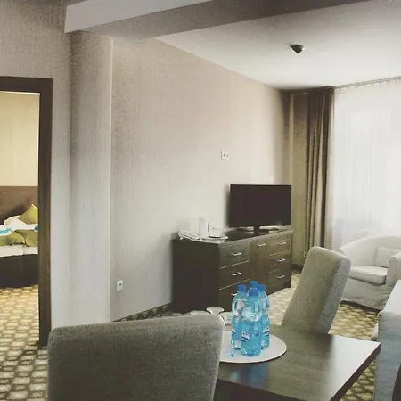 호텔 Nowy Zdroj - Centrum Zdrowia I Wypoczynku 폴라니카-즈루이