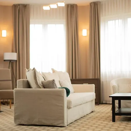 Nowy Zdroj - Centrum Zdrowia I Wypoczynku 호텔 폴라니카-즈루이