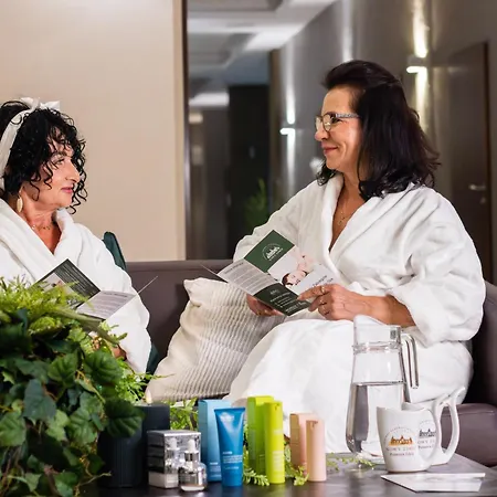 Nowy Zdroj - Centrum Zdrowia I Wypoczynku 폴라니카-즈루이