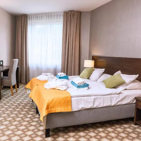 Nowy Zdroj - Centrum Zdrowia I Wypoczynku 호텔 폴라니카-즈루이